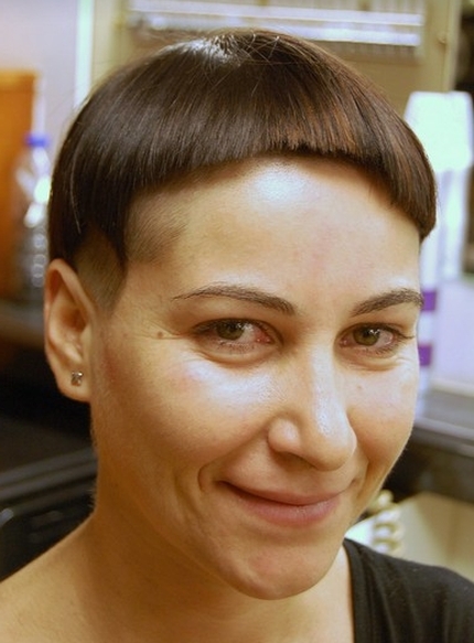 asymetryczne fryzury krótkie uczesanie damskie zdjęcie numer 71A